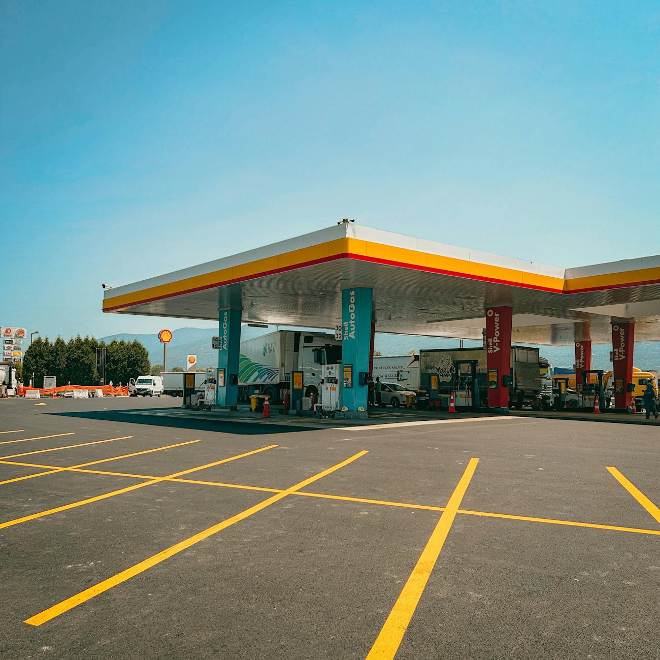 Energy Trading and Pricing