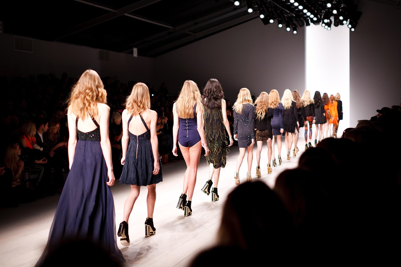 Visual Merchandising for E-commerce Platforms